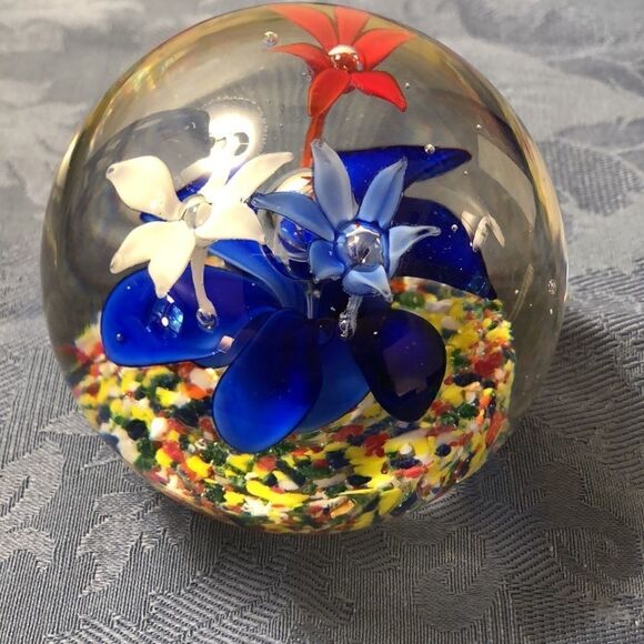 Glass paperweight 3 1/2” x 3” - Picture 9 of 15